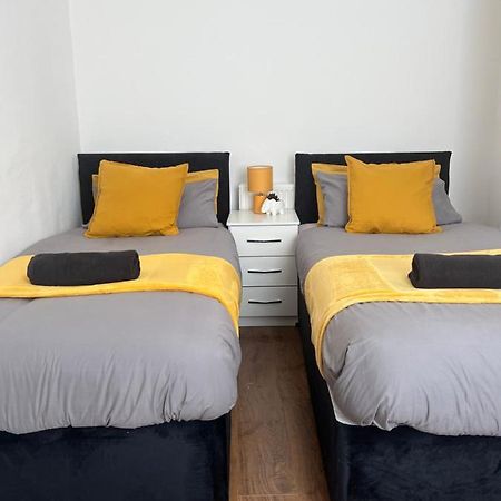 Spacious 3 Bed - Efc Stays ลิเวอร์พูล ภายนอก รูปภาพ