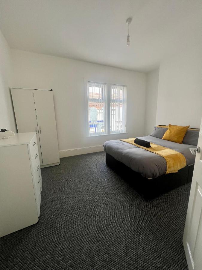 Spacious 3 Bed - Efc Stays ลิเวอร์พูล ภายนอก รูปภาพ